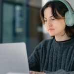 SEO vocal adapter son contenu aux recherches via Google Assistant et Siri